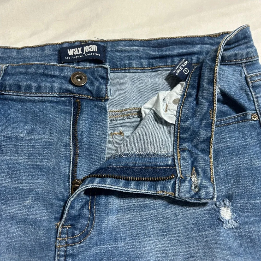 Wax Jean Womens Medium Wash Distressed Cuffed Denim Shorts 90145 Blue Size L - Picture 6 of 13